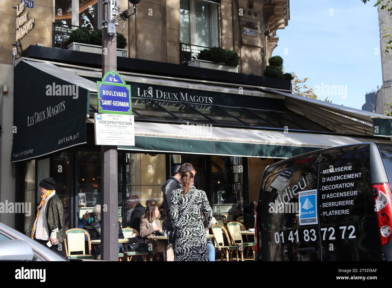 Café Les Deux Magots auf Bouldevard Saint Germain in Paris, Frankreich Stockfoto