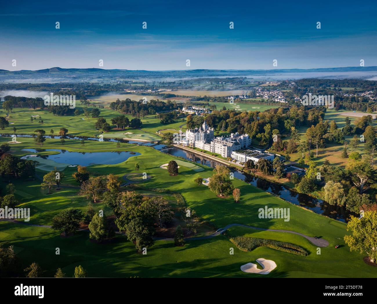 Am frühen Morgen im Adare Manor Hotel and Golf Resort, Adare, County Limerick, Irland, Heimstadion des Ryder Cup 2027 Stockfoto