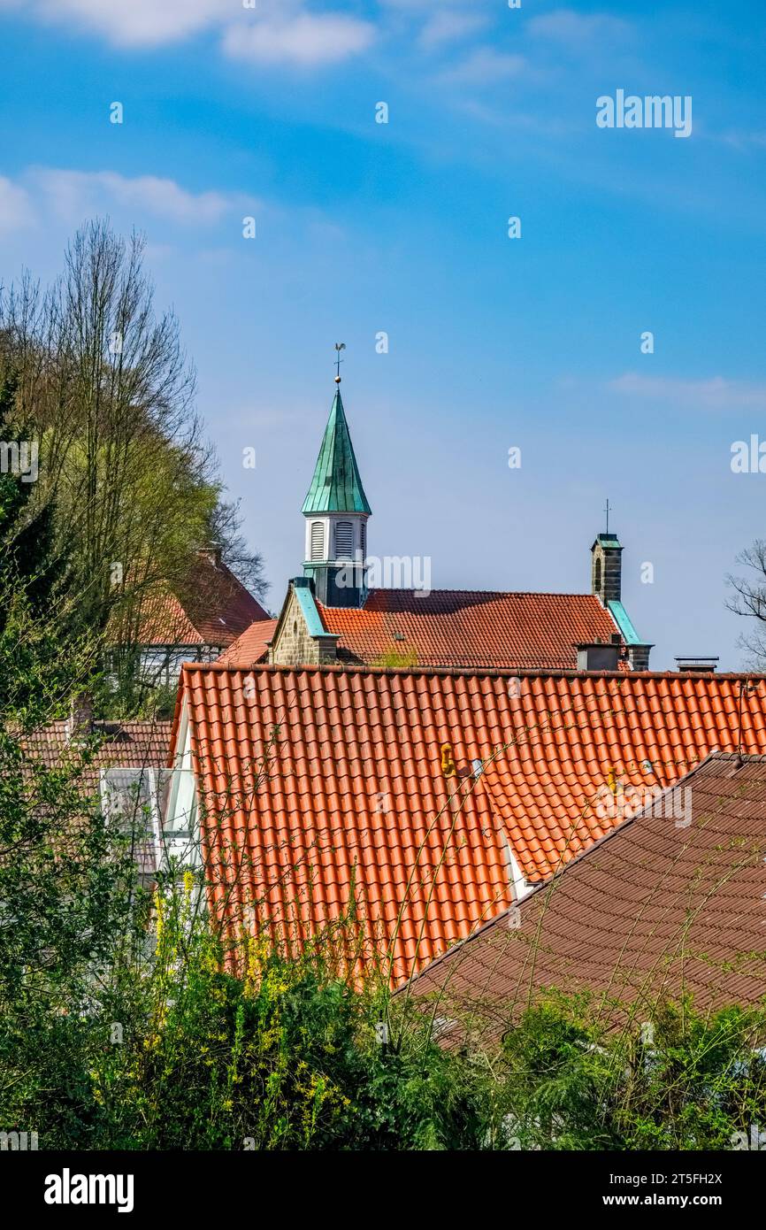 Die Römisch-katholische Pfarrkirche St. Michael, von 1845 bis 1846 gebaut, in Tecklenburg, Kreis Steinfurt, Nordrhein-Westfalen, Deutschland. Stockfoto