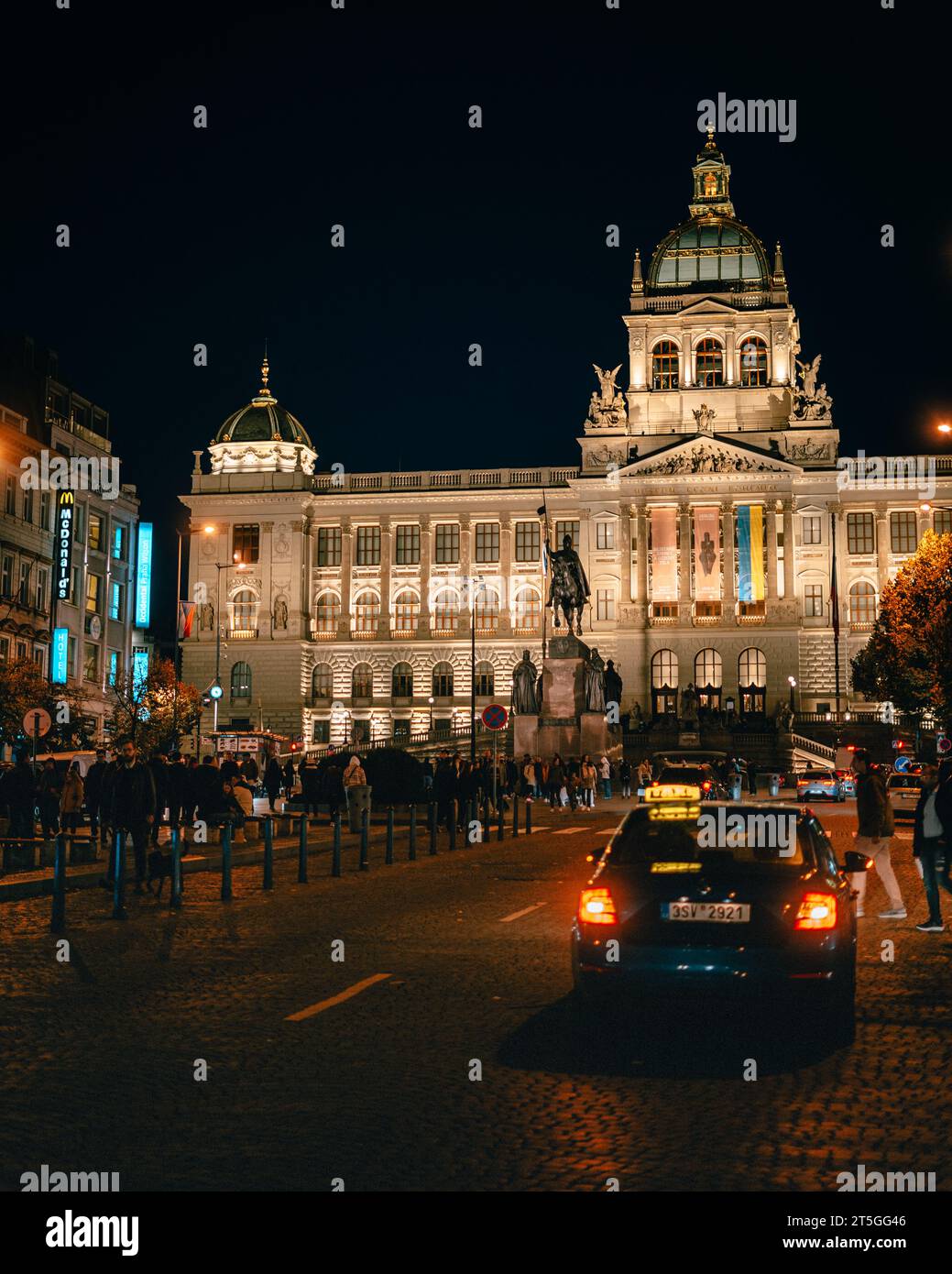 Das Národní Muzeum bei Nacht in Prag, Tschechien Stockfoto