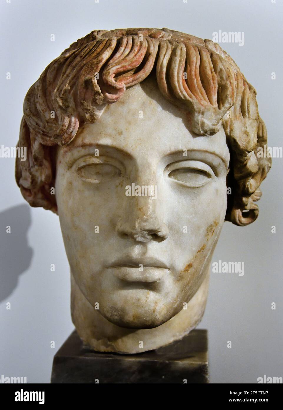 Testa di Apollo dell'Omphalos, di Calamid, da Baia antike römische Statuen aus Baiae nationales Archäologisches Museum von Neapel Italien. Stockfoto
