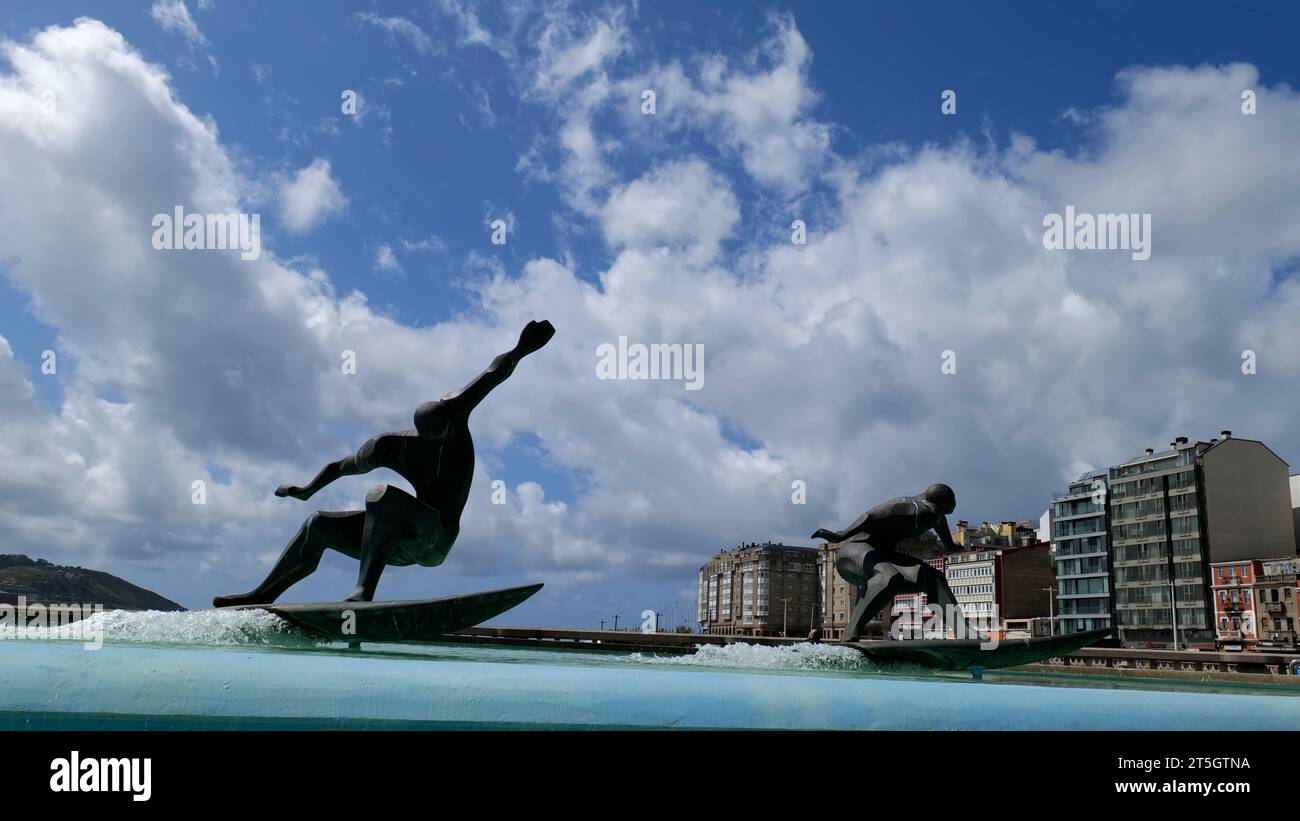 Surfers Brunnen, Fonte dos Surfistas, A Coruña, Galicien, Nordwesten Spaniens, Europa Stockfoto