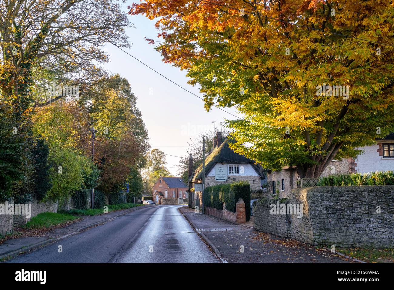 Früher Herbstmorgen in Little Milton. Oxfordshire, England Stockfoto