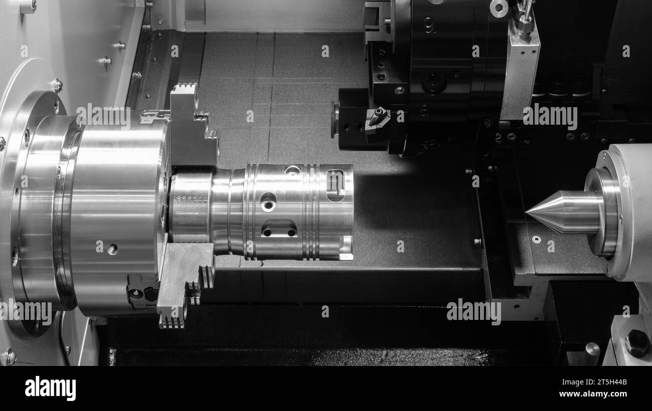 Fertigung CNC-Profi-Drehmaschine, Industrial Concept. Stockfoto