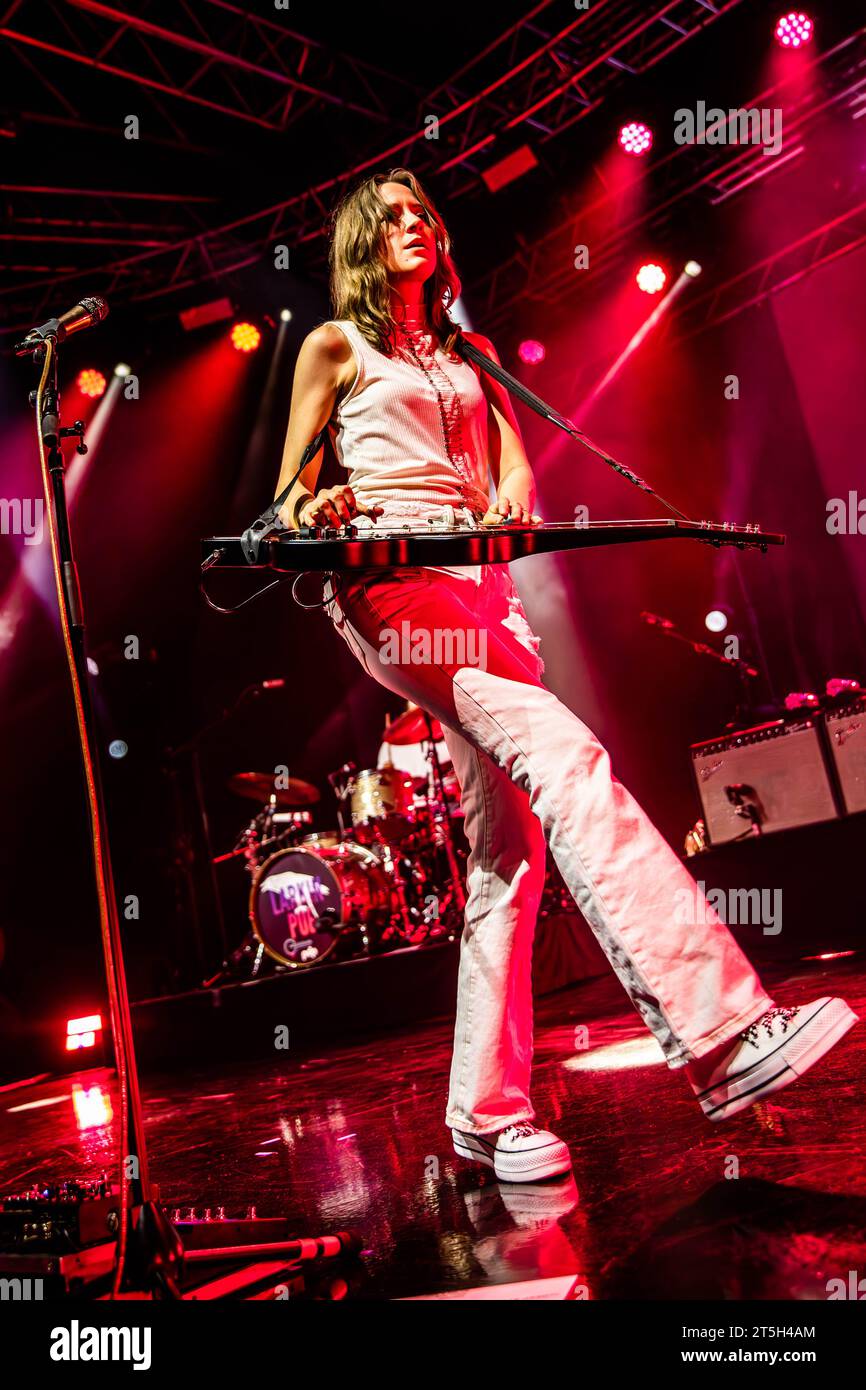 Mailand, Italien. November 2023. Die US-amerikanische Band LARKIN PoE tritt live auf der Bühne von Fabrique während der „Blood Harmony 2023 UK & Europe Tour“ auf. Vermerk: Rodolfo Sassano/Alamy Live News Stockfoto