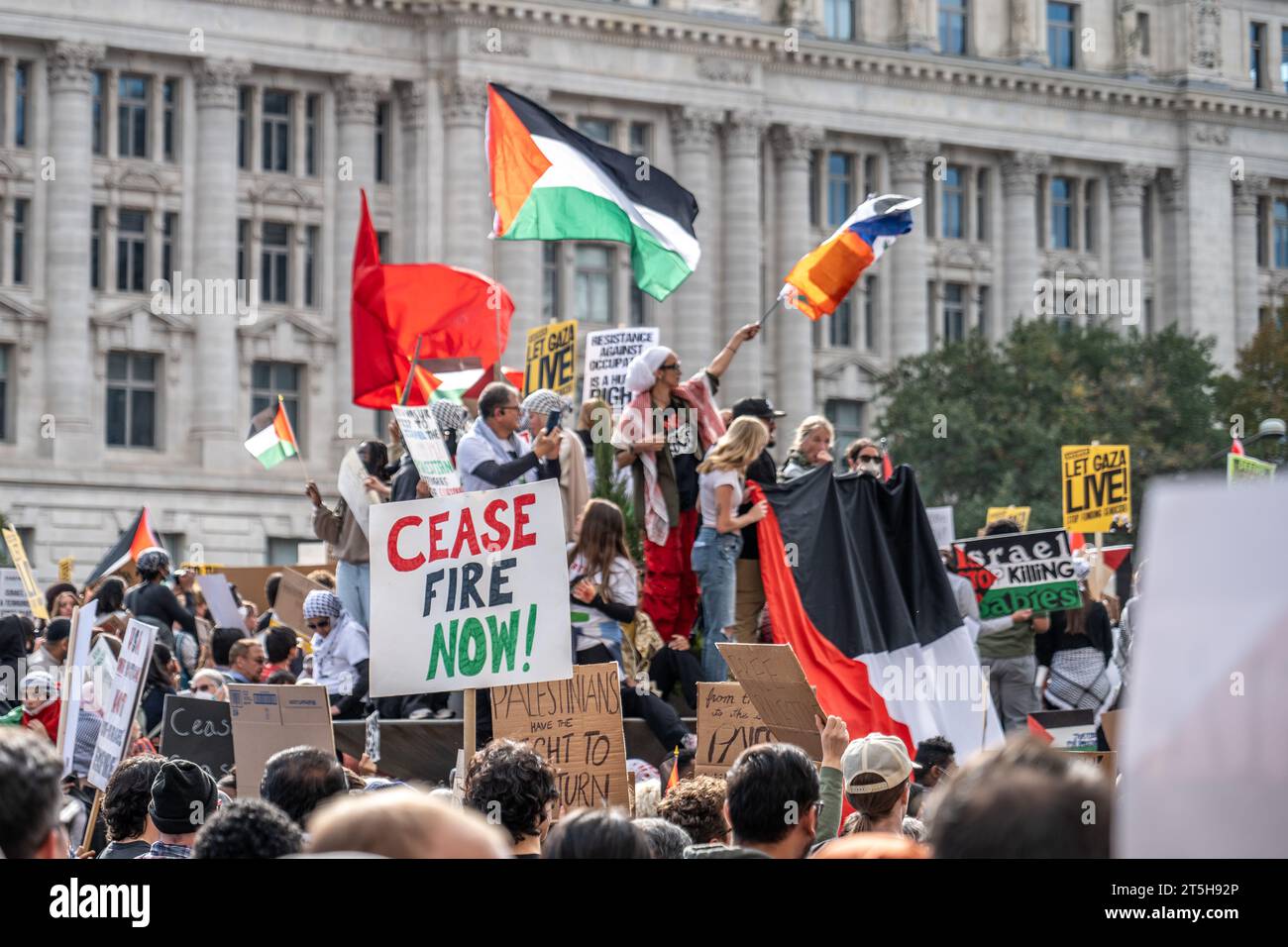 Washington, DC - 11-4-2023: Waffenstillstand jetzt unterzeichnen beim Pro-Palästina-Marsch Stockfoto