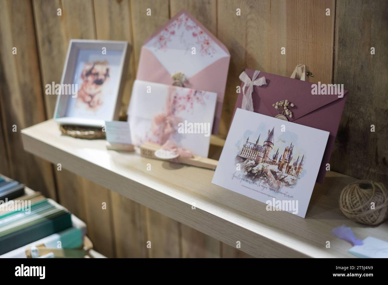 1001 BODAS (HOCHZEITEN), eine Veranstaltung im Bereich Hochzeiten, Hochzeitskleider, Hochzeitseinladungen, Fotografen und Kuchen, unter anderem im Stockfoto