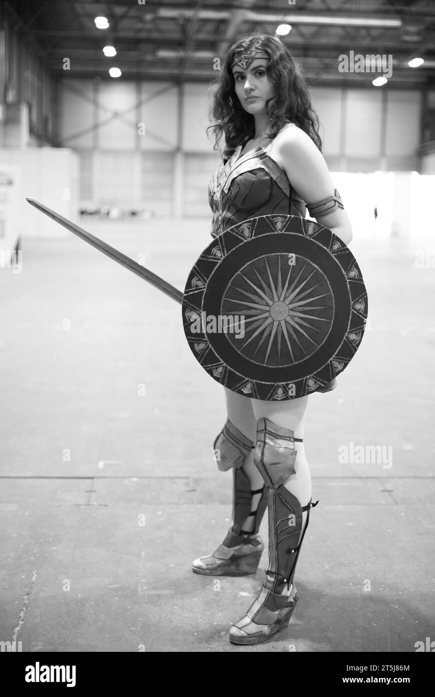 Cosplayer Dressed besucht am 5. November 2023 die Madrid Cómic Pop Up Fair 2023 in Madrid, Spanien. Stockfoto