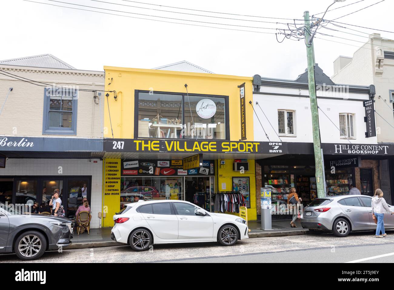 Balmain Sydney Village Sport Shop und Buchhandlung in Darling Street Balmain, NSW, Australien Stockfoto