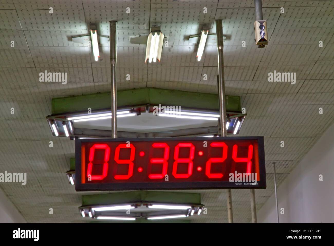 U-Bahn-Station Zeitanzeige, Nahaufnahme des Fotos Stockfoto