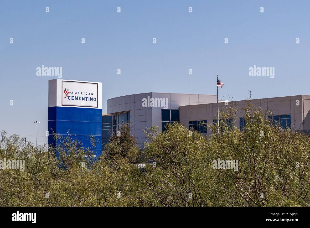 Odessa, Texas - 15. Oktober 2023: American Cementing bietet Ölfeldabdeckungen an, von Brunnenbau bis Sanierung. Stockfoto