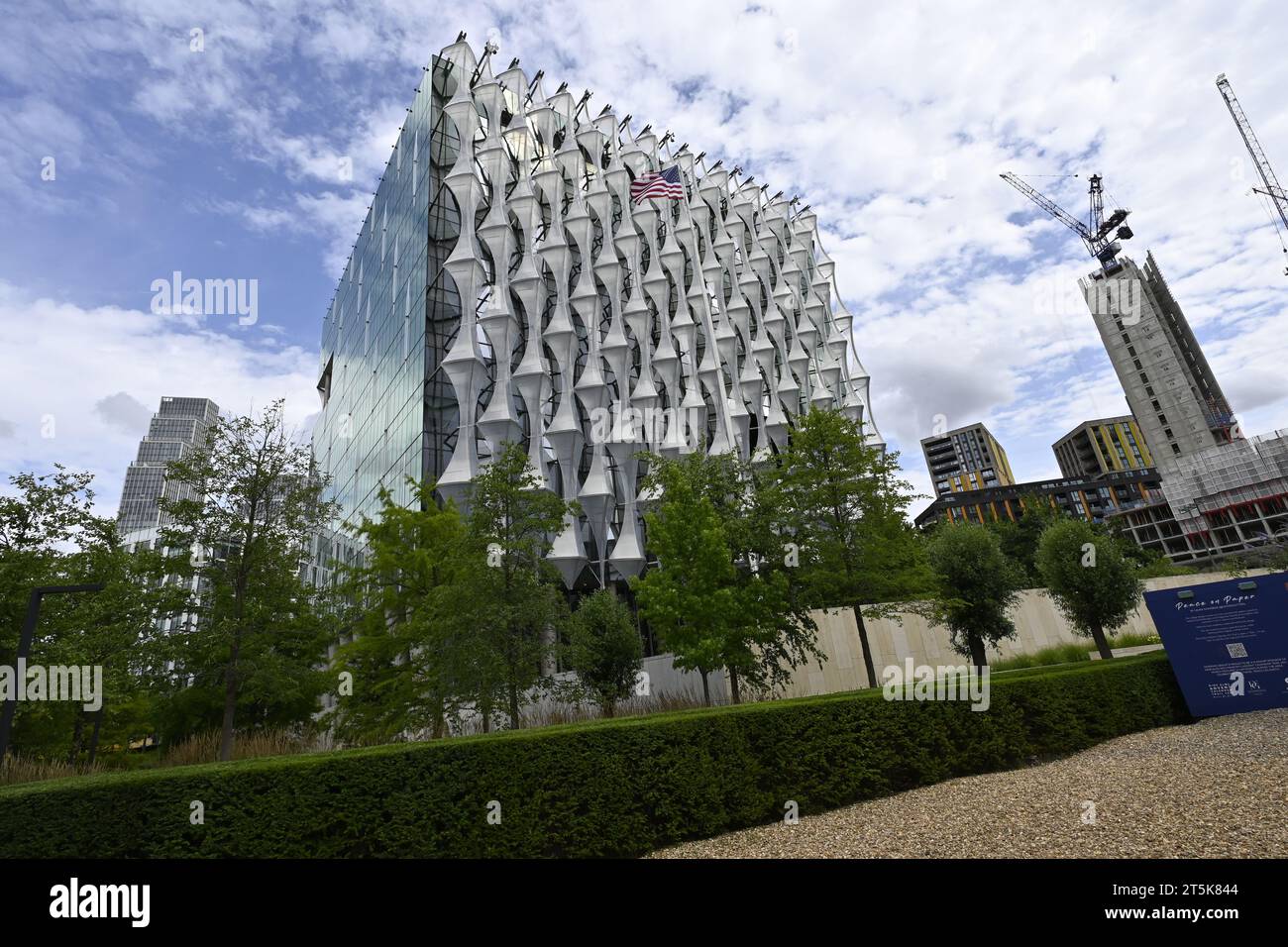 Ein Blick auf die neue amerikanische Botschaft in Nine Elms London England Stockfoto