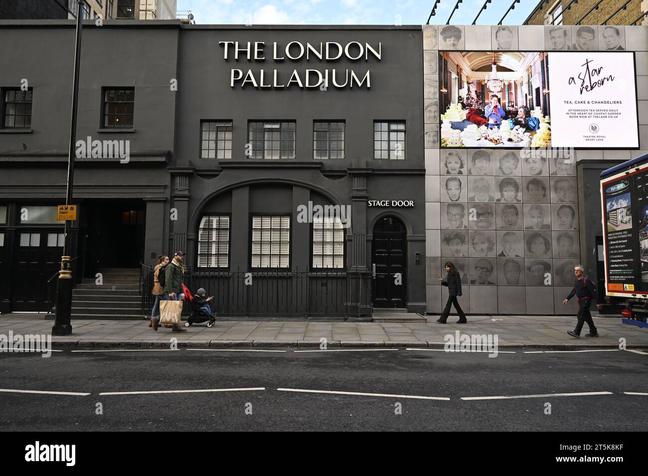 Bühnentür des London Palladium an der Great Marlborough Street London W1 Stockfoto