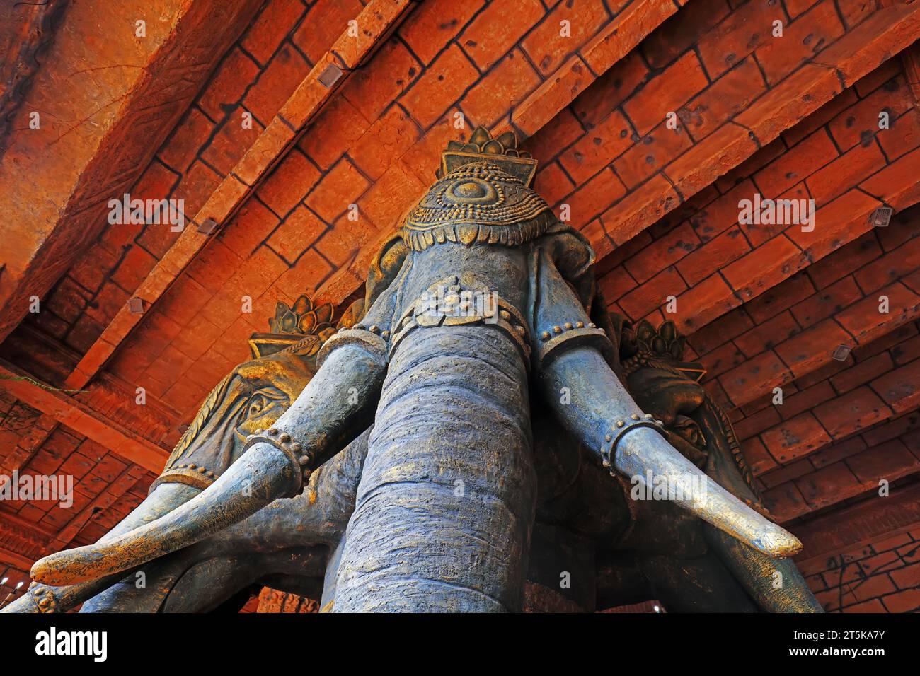 Sanya City, China - 31. März 2019: Elefantenskulptur in einer Touristenattraktion, Sanya City, Provinz Hainan, China Stockfoto