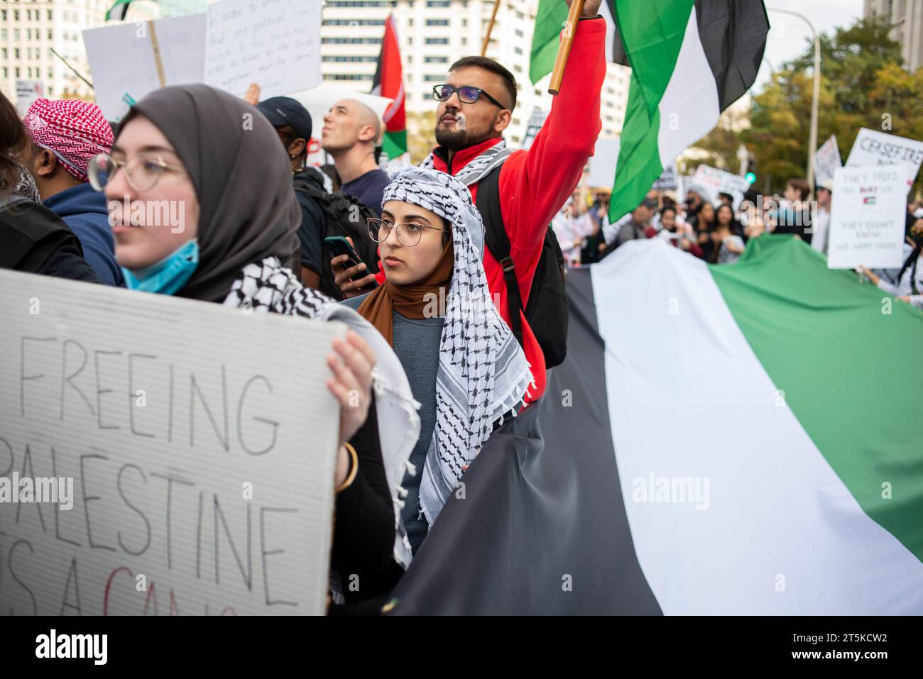 Pro-palästinensische Demonstration für Waffenstillstand zwischen Israel und Gaza auf dem Freedom Plaza. Washington D.C. USA. November 2023 Stockfoto