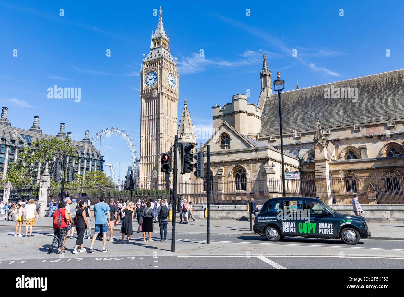 London Houses of Parliament, Big Ben, London Eye und Black Taxi Taxi, September 2023 Heatwave, Westminster, London, England, UK, 2023 Stockfoto