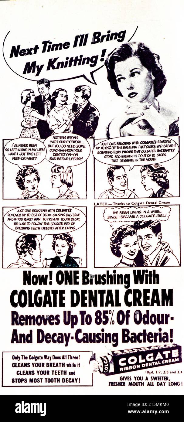 Eine britische Werbung für Colgate Dental Cream aus dem Jahr 1954 mit einer jungen Frau, die ihr Strickmaterial in den Tanzsaal gebracht haben könnte. Ihr Freund vertraut ihrem Freund an, der noch nie so allein war“, schlägt ihr Freund einen Besuch bei ihrem Zahnarzt vor, der Colgate Dental Cream empfiehlt. Danach lebt sie „in einem Wirbel, seit ich ein Colgate-Mädchen geworden bin“. Stockfoto