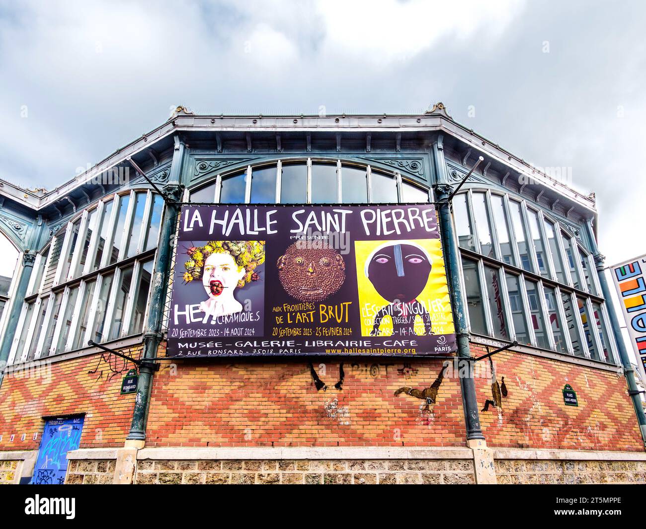 Äußere der Halle Saint-Pierre 'Art Brut' Galerie und Museum in Montmartre, Paris 18, Frankreich. Stockfoto