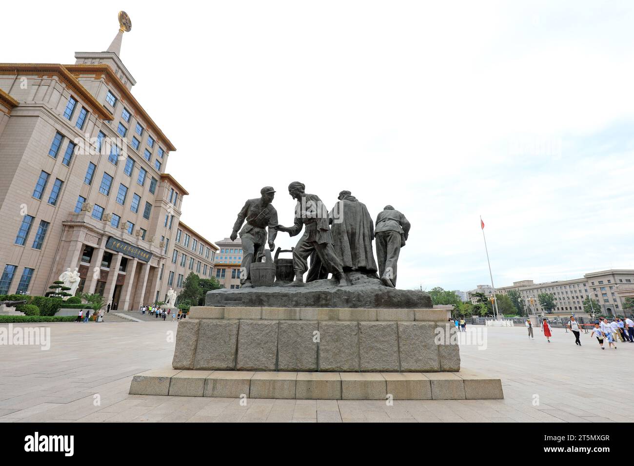 Peking - 28. Juni 2019: Felsskulptur chinesischer Soldaten, Chinesisches Revolutionäres Militärmuseum des Volkes, Peking, China Stockfoto
