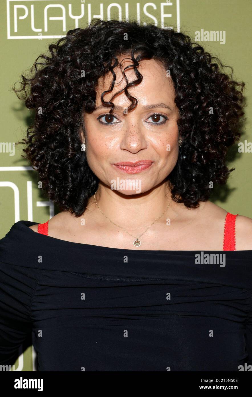 PASADENA, KALIFORNIEN – 5. NOVEMBER: Judy Reyes, der Eröffnungsabend Red Carpet für Inherit the Wind im Pasadena Playhouse in Pasadena, Kalifornien am 5. November 2023. Copyright: XFayexSadoux Stockfoto