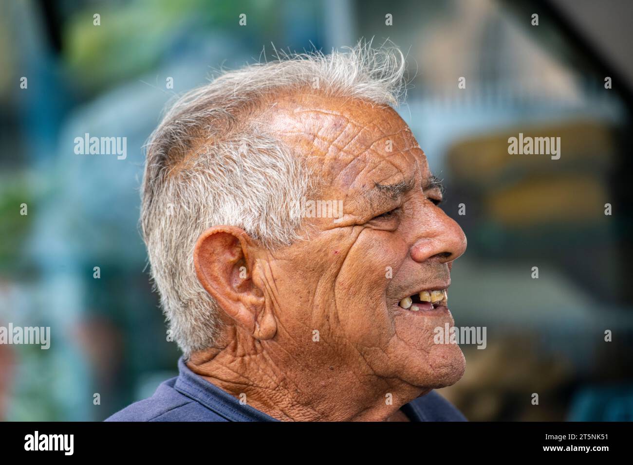Ein lächelnder Einheimischer im Dorf Masaxlokk auf malta Stockfoto