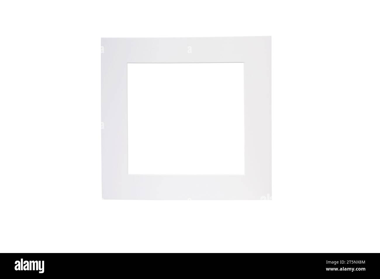 Weißer quadratischer Papierrahmen isoliert auf weißem Hintergrund. Minimalistischer Stil. Pappbildrand Stockfoto