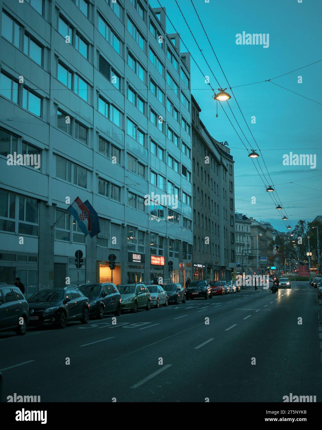 Nachtszene in der Margaretenstraße, Wien, Österreich Stockfoto
