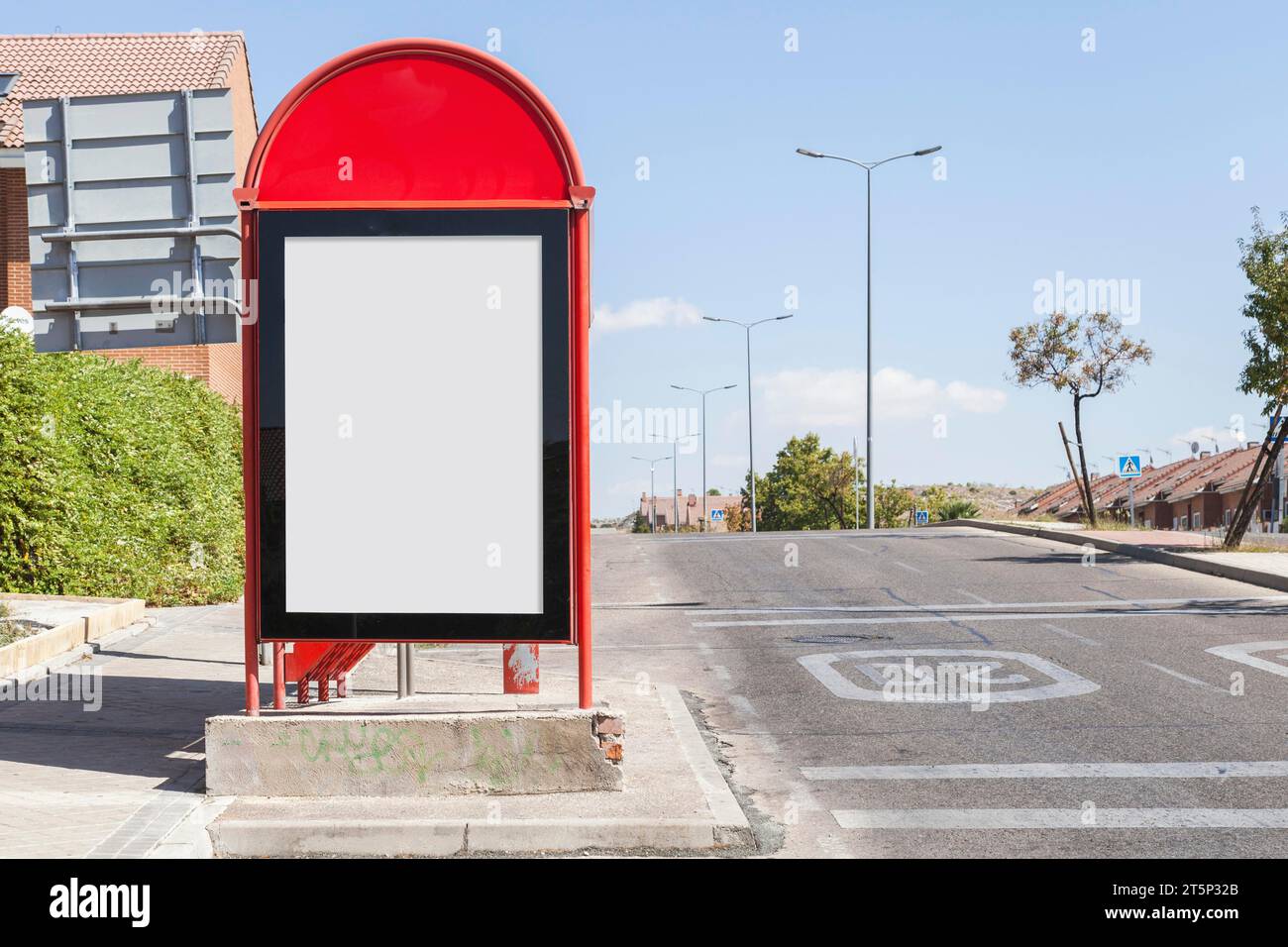 Leere Plakatwand City Bus Station an der Straße Stockfoto