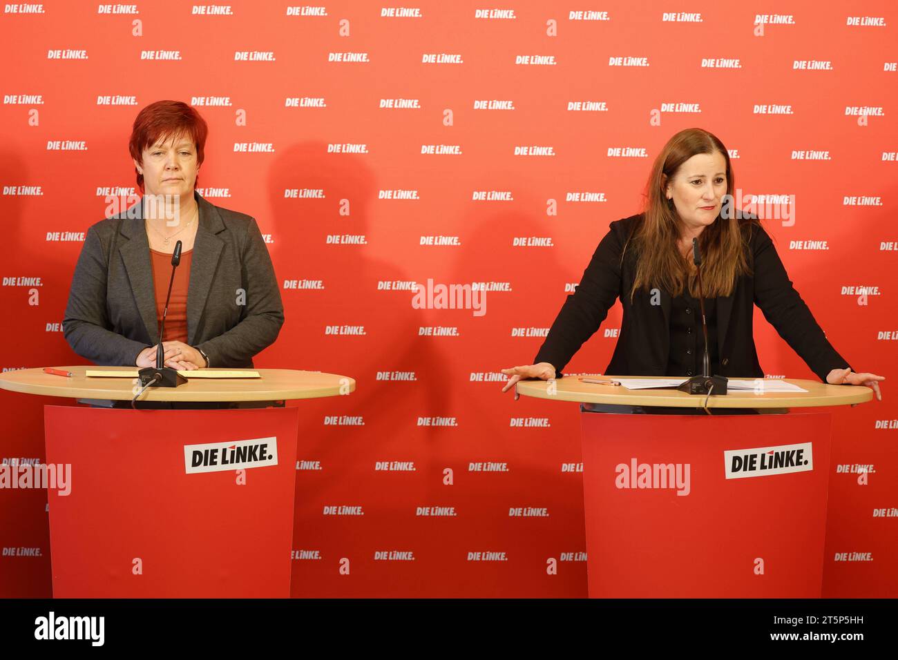 Susanne Ferschl, arbeitspolitische Sprecherin der Fraktion DIE LINKE im Bundestag, Janine Wissler, Vorsitzende der Partei DIE LINKE, Deutschland, Berlin, DIE LINKE, Pressekonferenz zu aktuellen politischen Themen *** Susanne Ferschl, arbeitspolitische Sprecherin der Fraktion DIE LINKE im Bundestag, Janine Wissler, Vorsitzende der Partei DIE LINKE, Deutschland, Berlin, DIE LINKE, Pressekonferenz zu aktuellen politischen Themen Credit: Imago/Alamy Live News Stockfoto