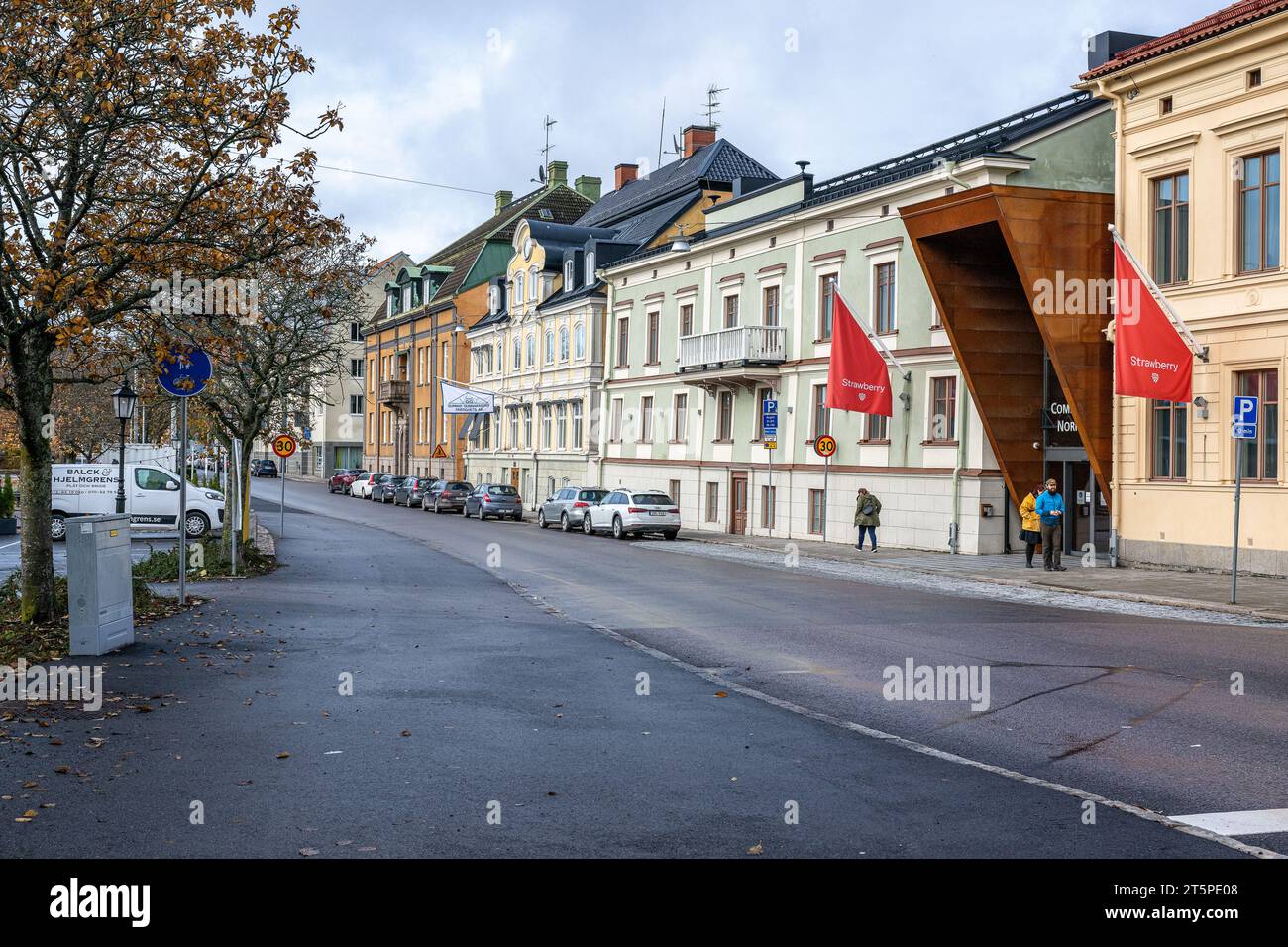 Eintritt zum Comfort Hotel Norrköping an der historischen Straße Saltängsgatan im November 202 Stockfoto