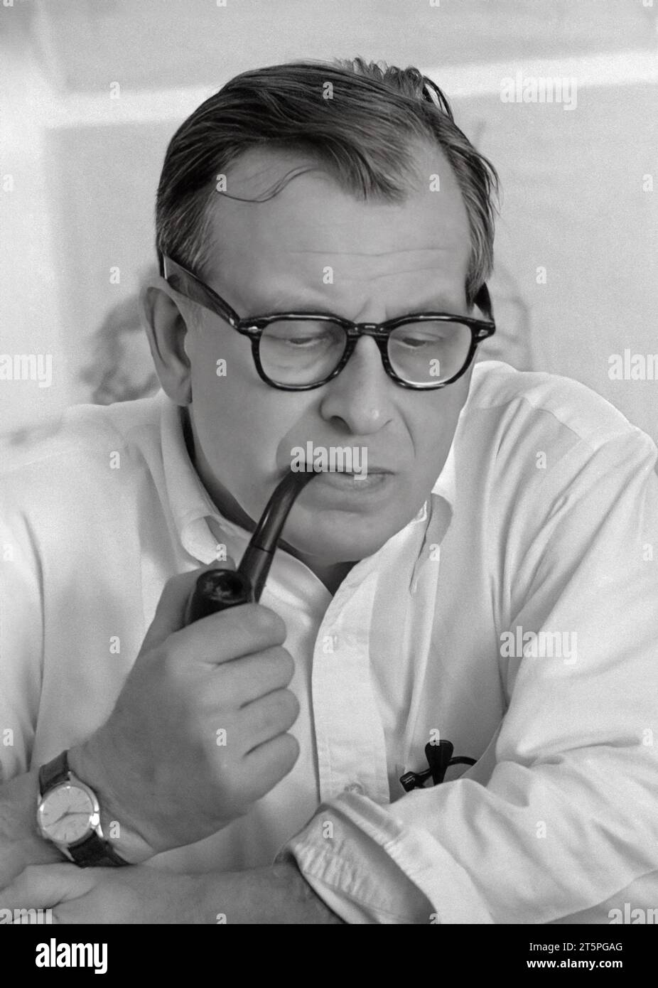 Eero Saarinen. Porträt des Finnisch-amerikanischen Architekten Eero Saarinen (1910-1961), um 1955/6 Stockfoto