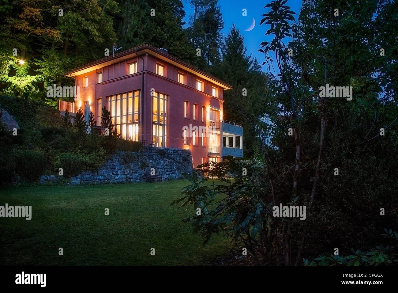 ARCHITEKTUR: Exklusive Villa in Oberbayern, Deutschland Stockfoto