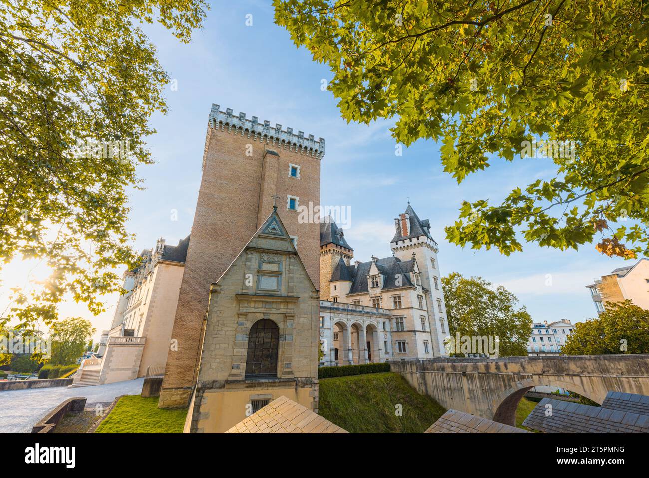 Außenansicht der Burg Pau, ein historisches Denkmal in Frankreich Stockfoto