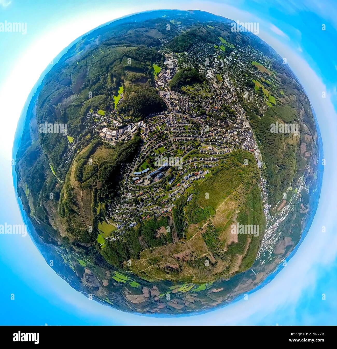 Luftaufnahme, City View Center, Erdkugel, Fisheye-Bild, 360-Grad-Bild, Tiny World, Eiringhausen, Plettenberg, Sauerland, Nordrhein-Westfalen, Stockfoto