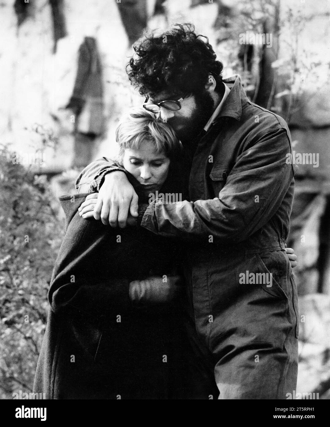 Bibi Andersson, Elliott Gould, am Set des Films „The Touch“, Cinerama Releasing Corporation, 1971 Stockfoto