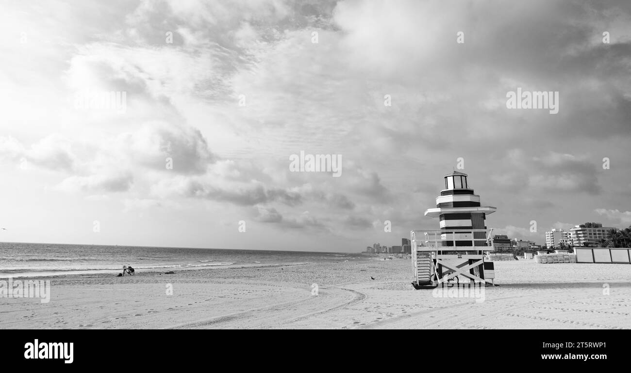 Rettungsschwimmer-Patrouille am Sommerstrand in miami. Speicherplatz kopieren Stockfoto