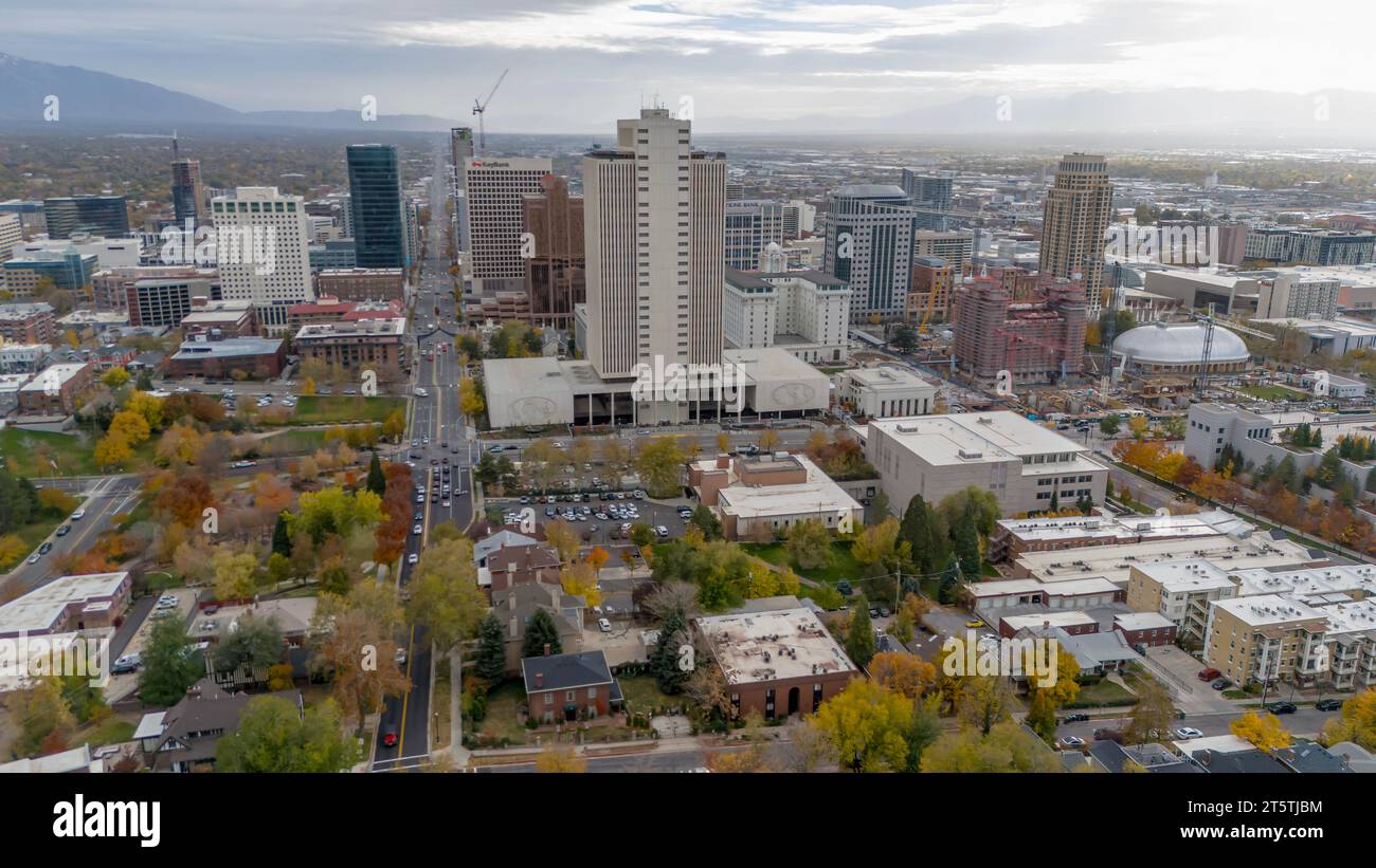 Salt Lake City, UT, USA. November 2023. Aus der Vogelperspektive von Salt Lake City. Sie ist die Hauptstadt und größte Stadt des Bundesstaates Utah. Sie wurde von den Mormonen gegründet und ist das offizielle Hauptquartier der Kirche Jesu Christi der Heiligen der Letzten Tage. (Credit Image: © Walter G Arce SR/ASP) NUR REDAKTIONELLE VERWENDUNG! Nicht für kommerzielle ZWECKE! Stockfoto Salt Lake City, UT, USA. November 2023. Aus der Vogelperspektive von Salt Lake City. Sie ist die Hauptstadt und größte Stadt des Bundesstaates Utah. Sie wurde von den Mormonen gegründet und ist das offizielle Hauptquartier der Kirche Jesu Christi der Heiligen der Letzten Tage. (Credit Image: © Walter G Arce SR/ASP) NUR REDAKTIONELLE VERWENDUNG! Nicht für kommerzielle ZWECKE! Stockfoto