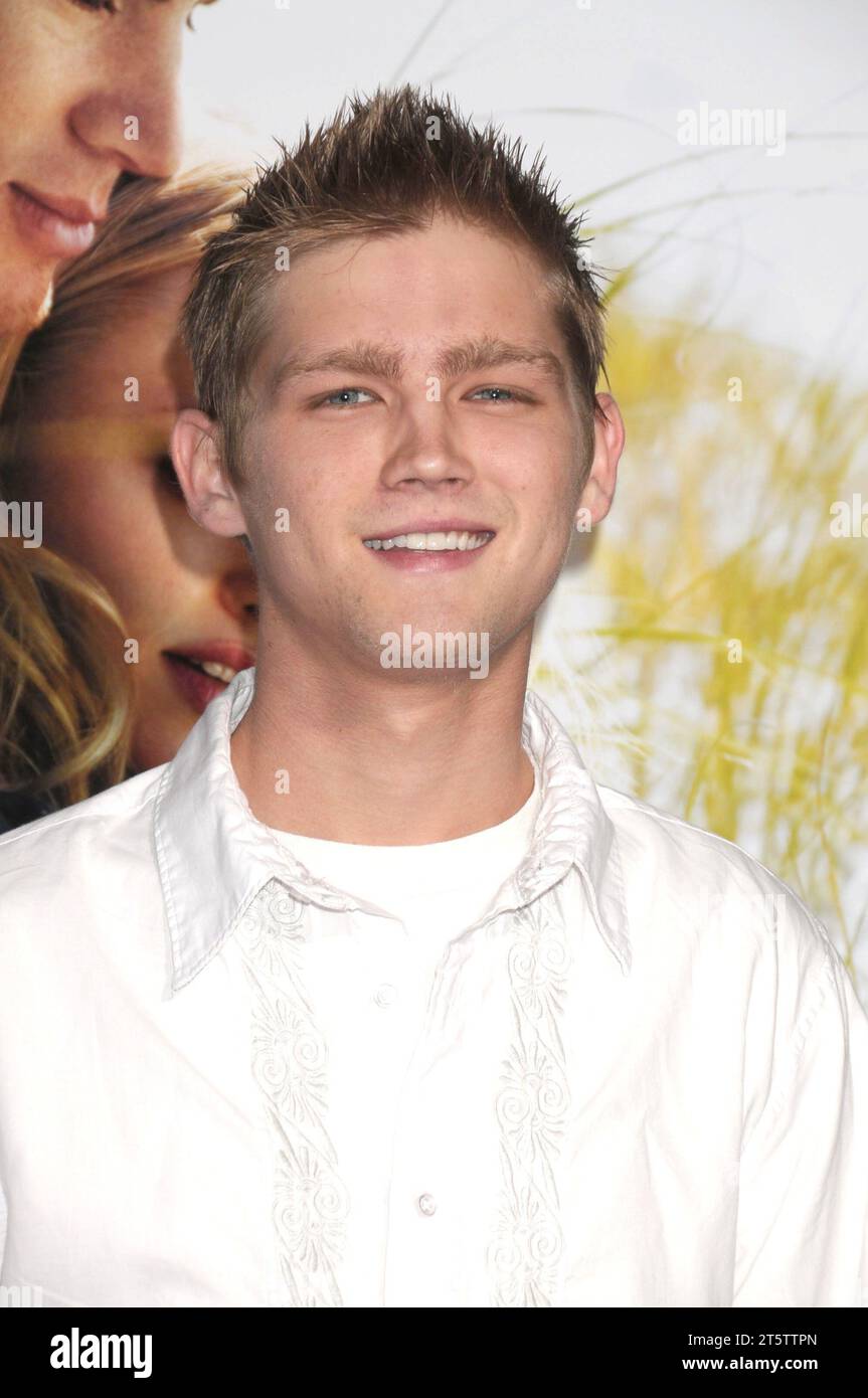 6. November 2023: EVAN ELLINGSON, ein ehemaliger Kinderdarsteller, der für Rollen in My Sister's Keeper und CSI Miami bekannt ist, ist gestorben. Er war 35. Die Online-Aufzeichnungen der Gerichtsmediziner-Abteilung des Sheriff's Department, Ellingson starb am Sonntag. Laut Akten wurde er in einem Schlafzimmer in Fontana gefunden. DATEIFOTO AUFGENOMMEN AM 1. Februar 2010: Los Angeles: Schauspieler Evan Ellingson bei der „Dear John“-Weltpremiere im Grauman’s Chinese Theater. (Kreditbild: © Paul Fenton/ZUMA Press) NUR REDAKTIONELLE VERWENDUNG! Nicht für kommerzielle ZWECKE! Stockfoto