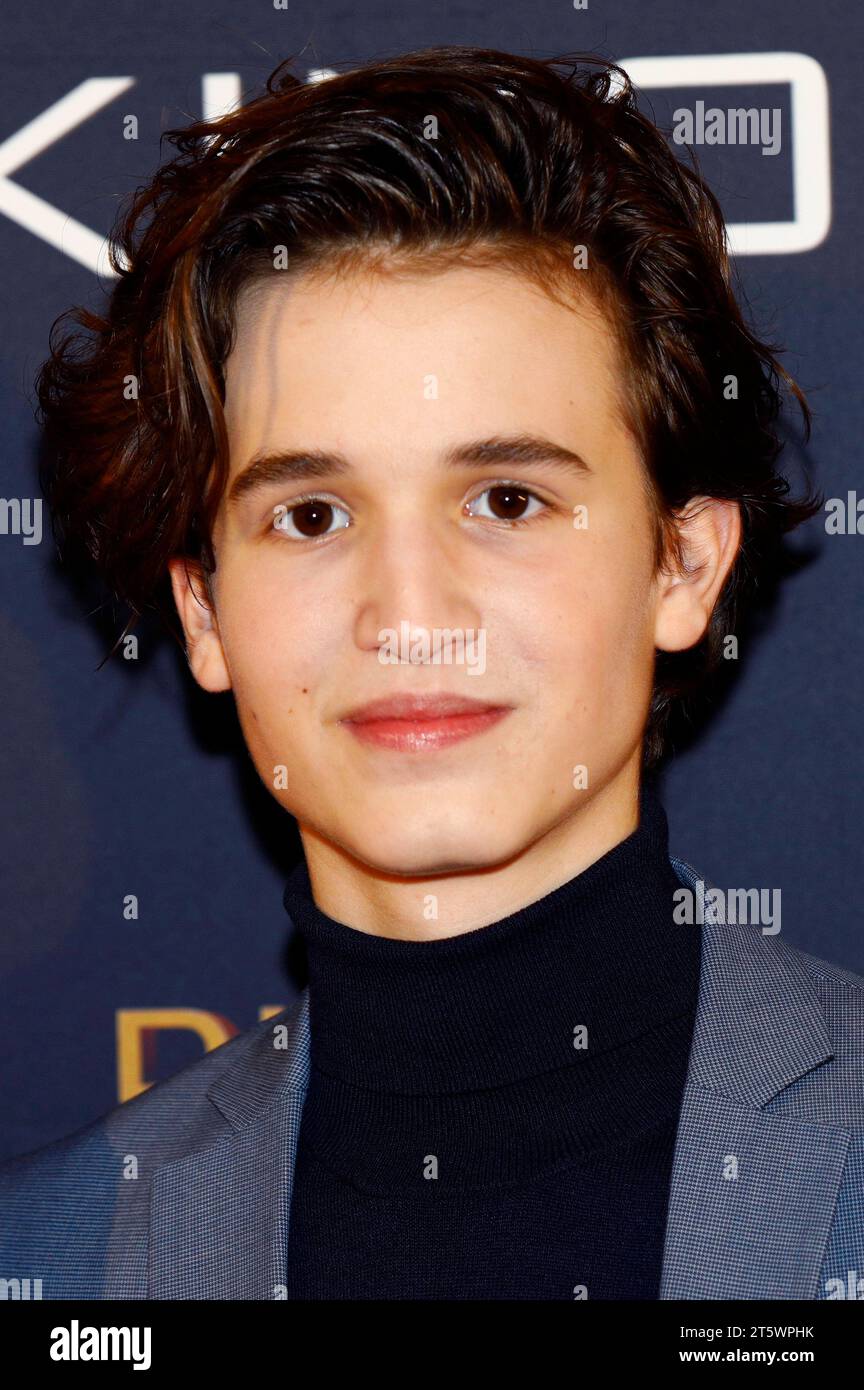 Cooper Dillon bei der Premiere des Kinofilms die Tribute von Panem – die Ballade der Singvögel und Schlangen/die Hungerspiele: Die Ballade der Singvögel und Schlangen in der Lichtburg. Essen, 06.11.2023 *** Cooper Dillon bei der Premiere des Films die Hungerspiele die Ballade der Singvögel und Schlangen die Hungerspiele die Ballade der Singvögel Schlangen bei Lichtburg Essen, 06 11 2023 Foto:XT.xSchröerx/xFuturexImagex Panem_essen_3128 Credit: Imago/Alamy Live News Stockfoto