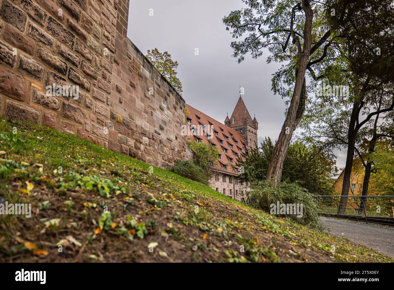 Nürnberg, Deutschland - 25. Oktober 2023: Die Kaiserburg in der Nürnberger Altstadt. Eine monumentale historische Struktur. Th Stockfoto