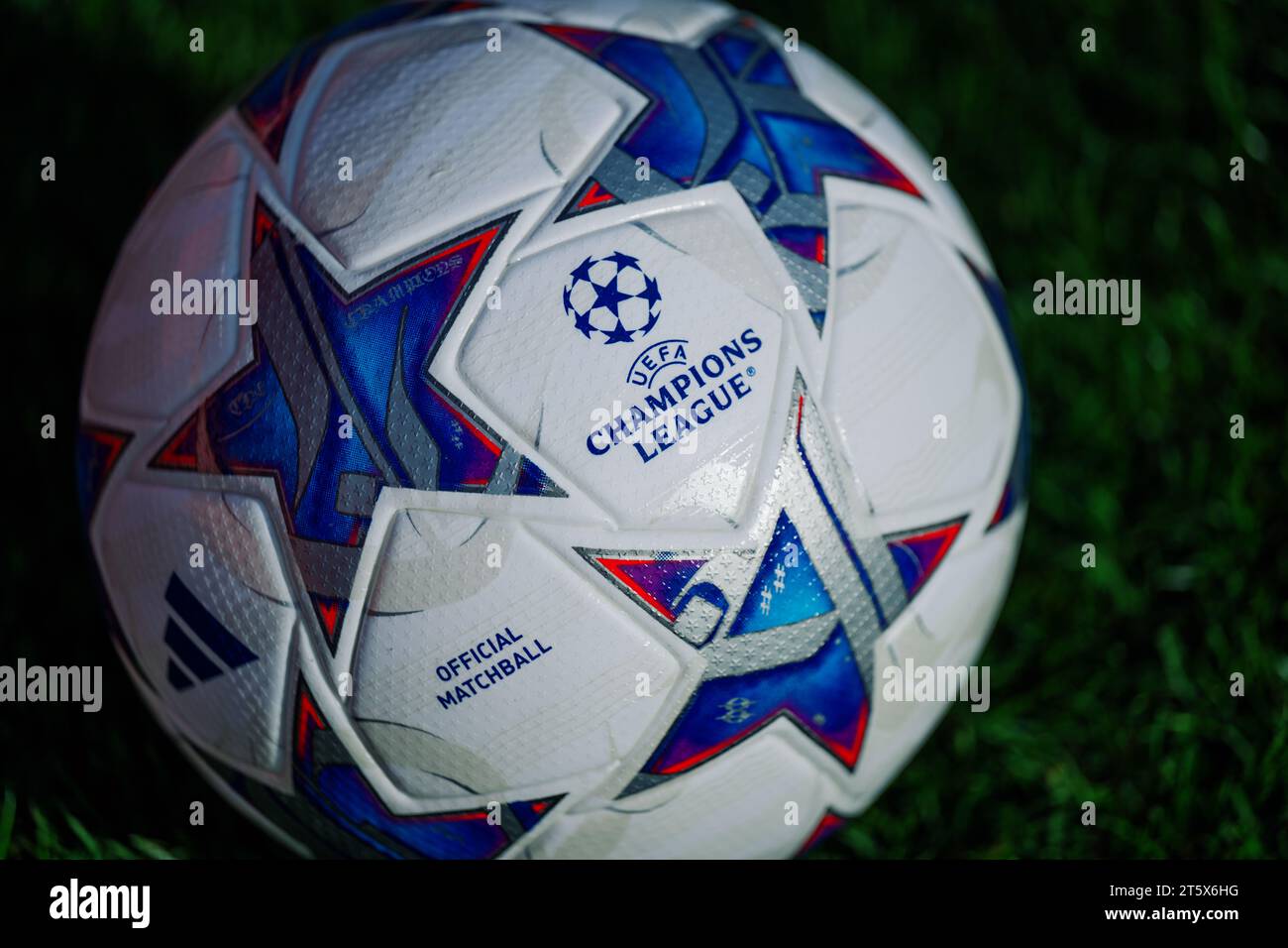 Nahaufnahme von Adidas UEFA Champions League Football 2023 2024 Stockfoto