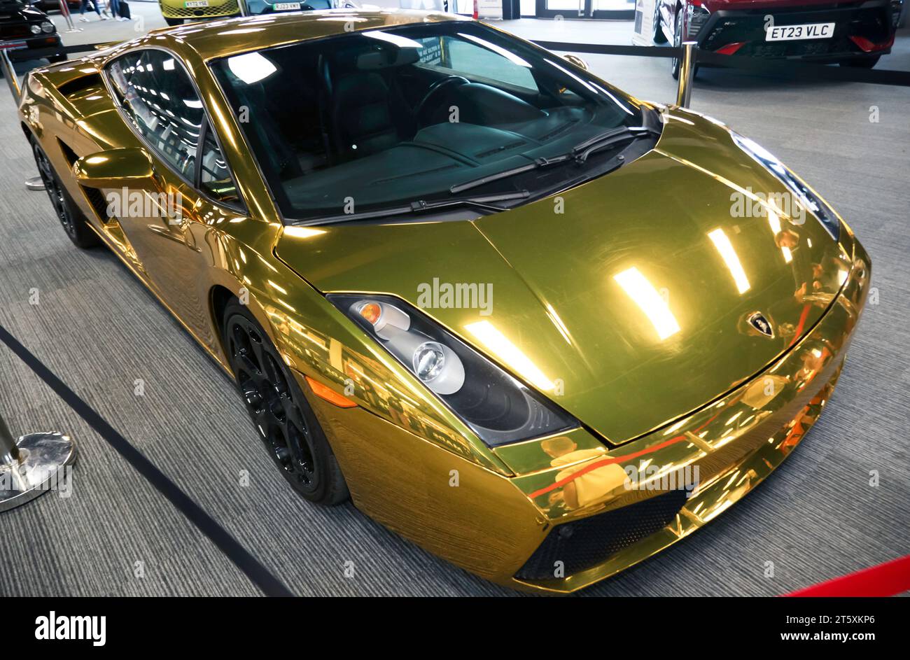 Der Gold, 2003 Lamborghini Gallardo, der in „Fast X“, Teil der Fast&Furious-Franchise, auf der British Motor Show 2023 gezeigt wurde Stockfoto