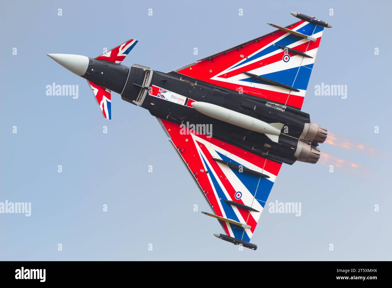 Ein britisches RAF-Displayteam Typhoon FGR.MK 4 Mehrzweck-Kampfjet. Sehr beeindruckendes (und lautes) Display Stockfoto