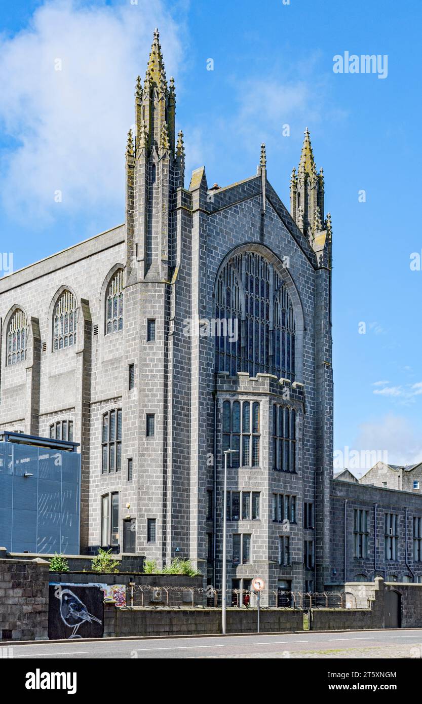 Hinter dem Gebäude des Marischal College in West North Stree, t, Aberdeen, Schottland, Großbritannien. Es ist das zweitgrößte Granitgebäude der Welt. Stockfoto