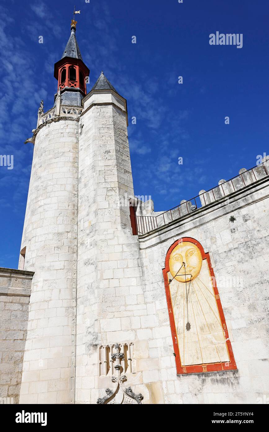 Historisches Rathaus von La Rochelle, Hotel de Ville, Belfry und Sundial, Departement Charente-Maritime, Frankreich Stockfoto