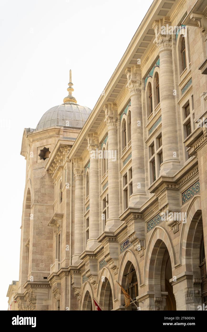 PTT ist mit einer Geschichte von über 170 Jahren eine der ältesten staatlichen Institutionen der Türkei. DAS PTT-MUSEUM befindet sich im Viertel Sirkeci im Viertel Fatih in Istanbul. Stockfoto