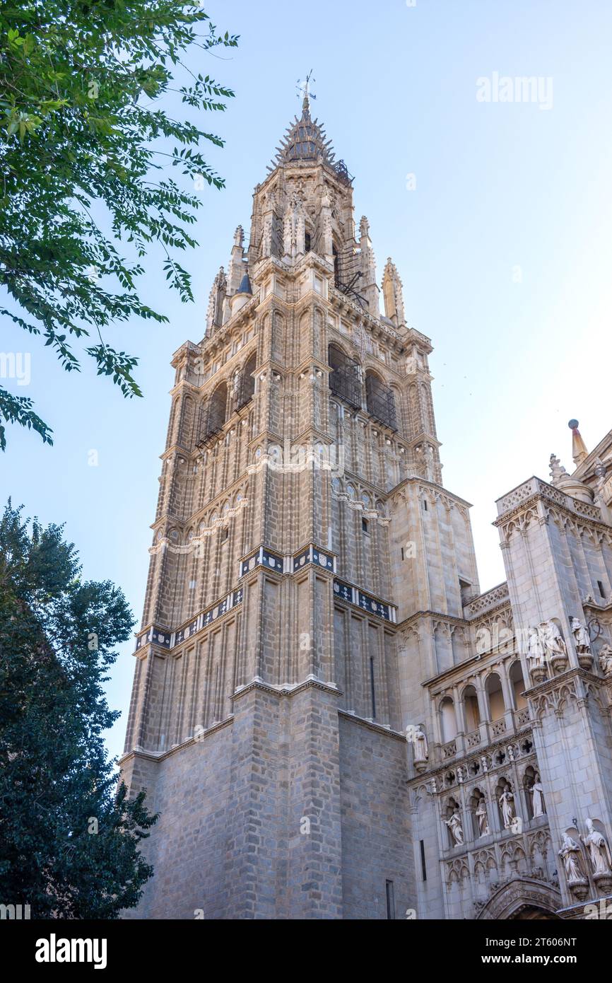 Gotischer Turm der Kathedrale von Toledo (Kathedrale Primada Santa María de Toledo), Place Consistorio, Toledo, Kastilien-La Mancha, Königreich Spanien Stockfoto