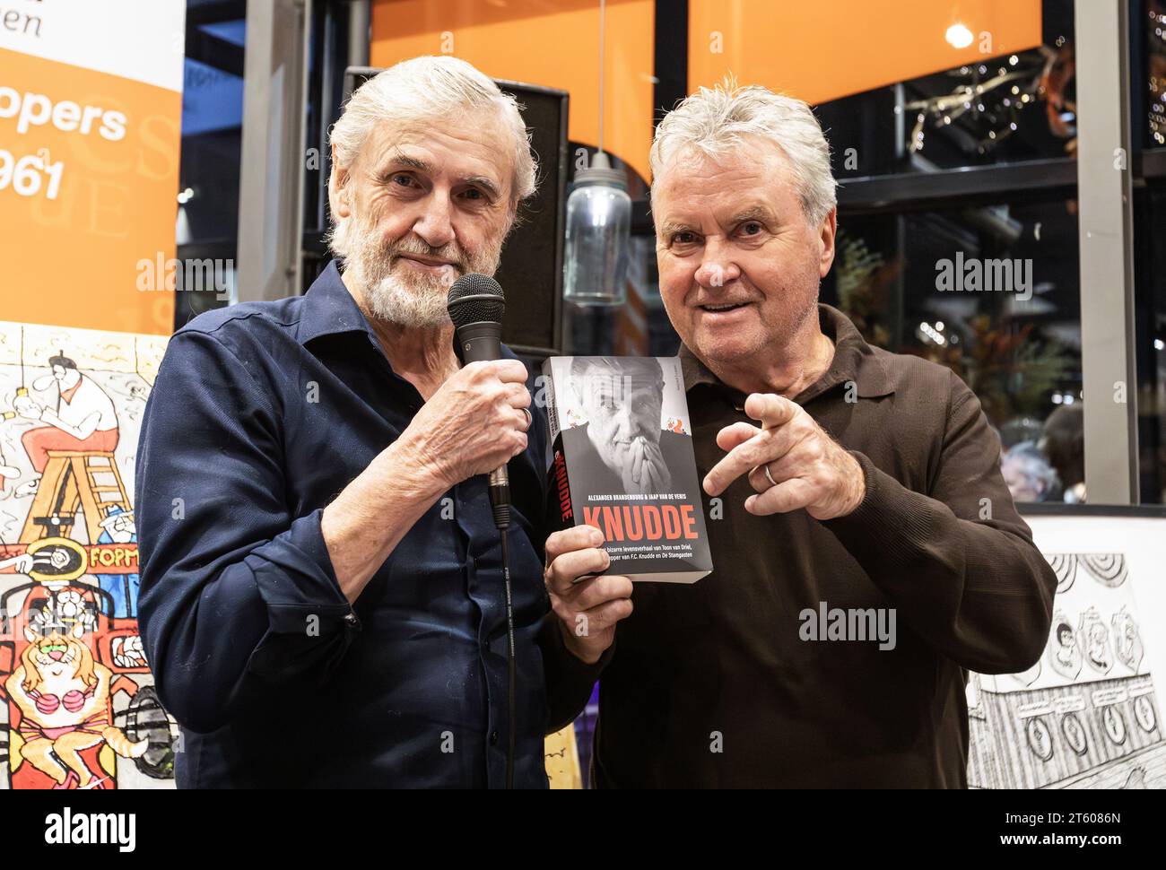 AMSTELVEEN Toon van Driel und Guus Hiddink während der Präsentation