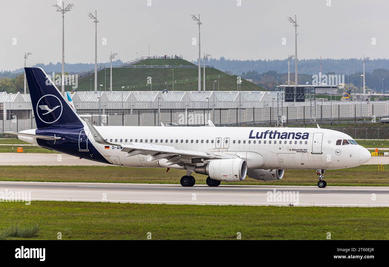 Lufthansa ein Airbus A320214 von Lufthansa rollt, nach der Landung auf