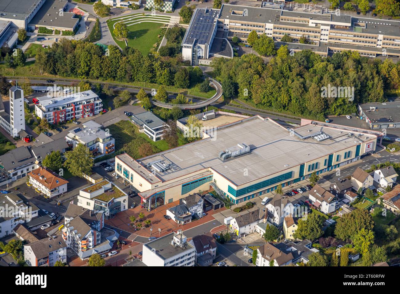 Luftaufnahme, Kaufland Supermarkt Einkaufszentrum, Kreuztal, Siegerland, Nordrhein-Westfalen, Deutschland, Luftbild, Kaufhaus, Supermarkt, Stockfoto